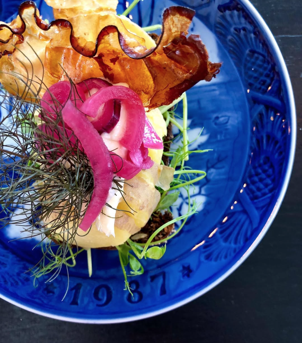 Bornholm Gudhjem Nørresand Norresan restaurant mad is kaffe gin drinks