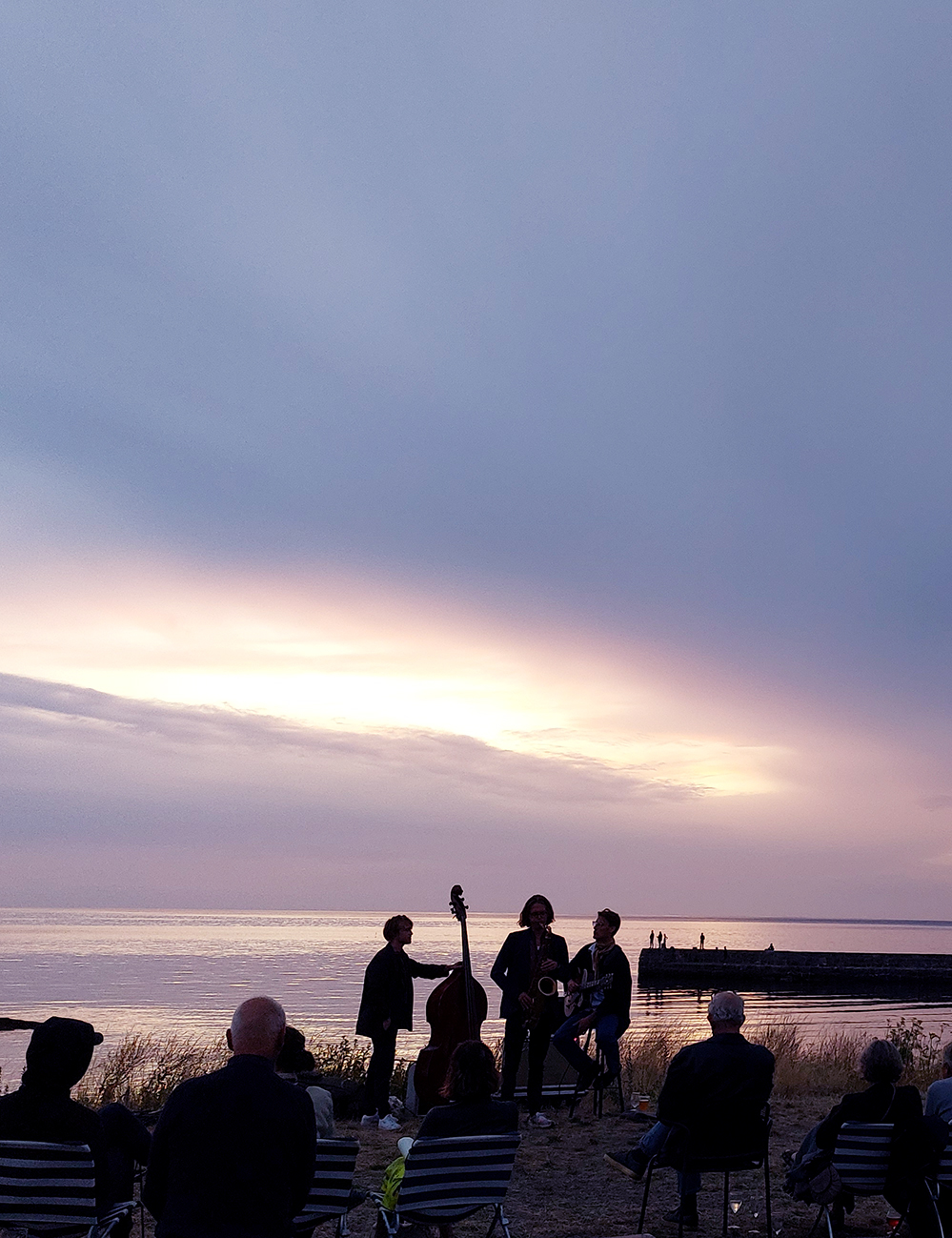 Bornholm Gudhjem Nørresand Norresan røgeri café kaffebar restaurant live musik
